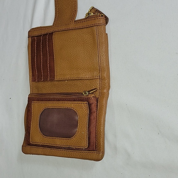 Women's Fossil Brown Leather Wallet - Picture 6 of 9